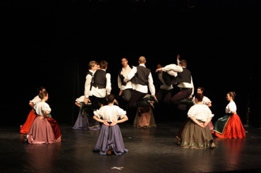 folkDANCEtheatre